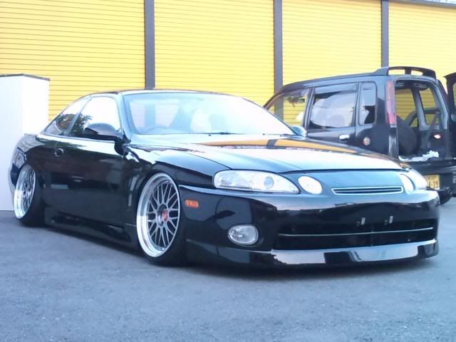 http://i104.photobucket.com/albums/m165/jmarlow1_2006/random%20carz/326soarer.jpg