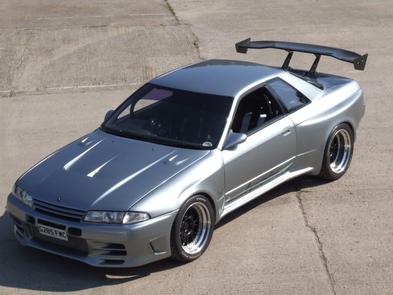 Big CF wings on Skyline GTR R32 R33 R34 what do you guys think