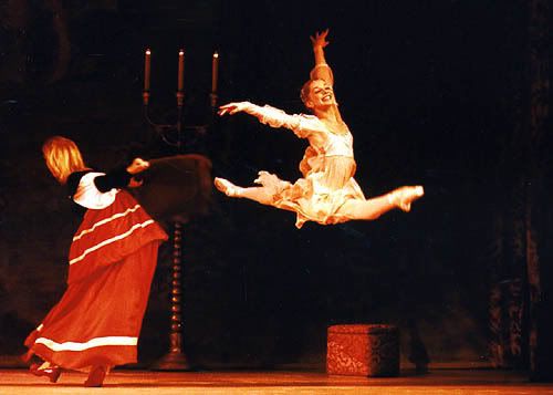 Image hotlink - 'http://i104.photobucket.com/albums/m169/DanceOfTheHeart/jr_kirov_romeo_obratzsova_sveshniko.jpg' Image hotlink - 'http://i104.photobucket.com/albums/m169/DanceOfTheHeart/jr_kirov_romeo_obratzsova_sveshniko.jpg'