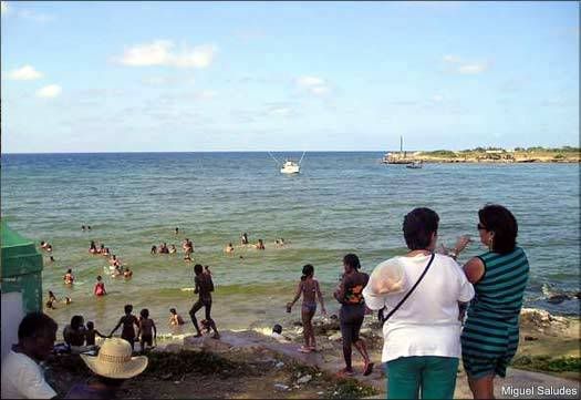 00341-malecon_havana.jpg picture by carlitopelolindo