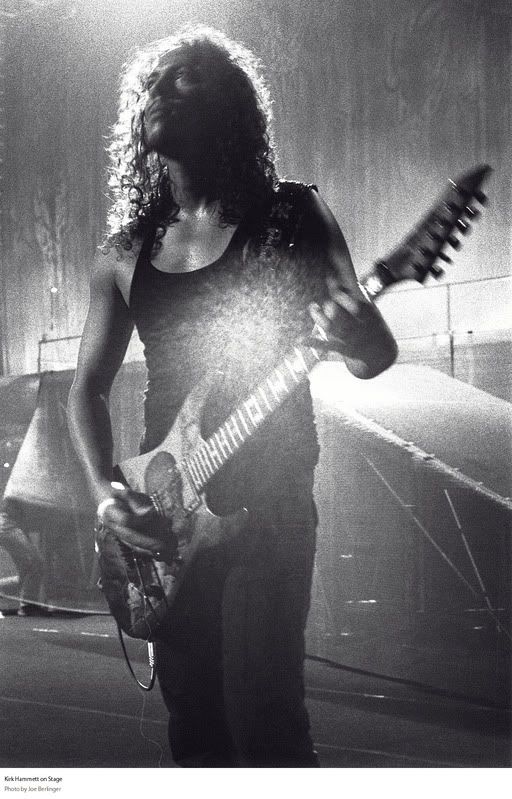 kirk_hammett_on_stage.jpg