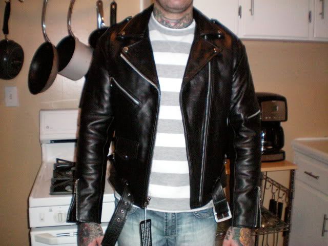 Is this how this fits? (Leather Moto jacket)