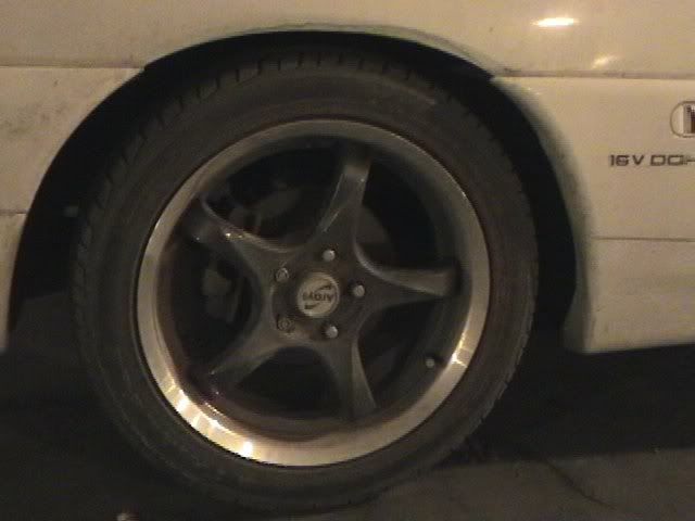 http://i104.photobucket.com/albums/m181/c900t16/Rims2.jpg