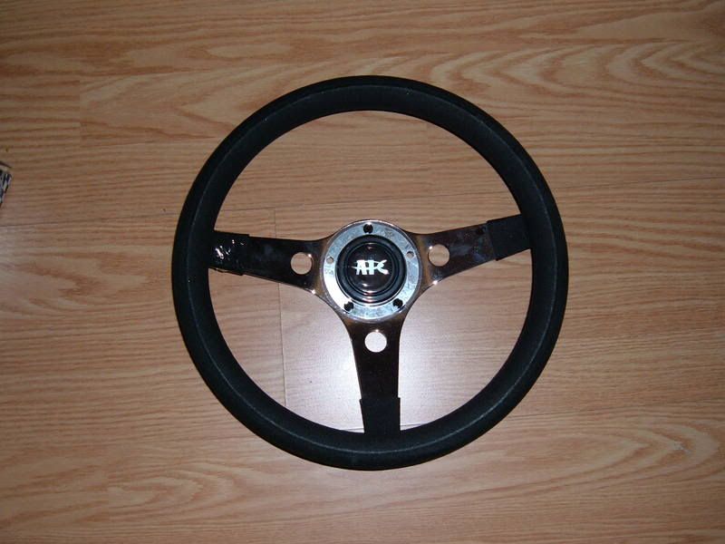 http://i104.photobucket.com/albums/m181/c900t16/Wheel1.jpg