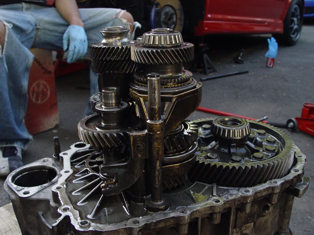 Pretty Bad gearbox issue, bearing failure... need some