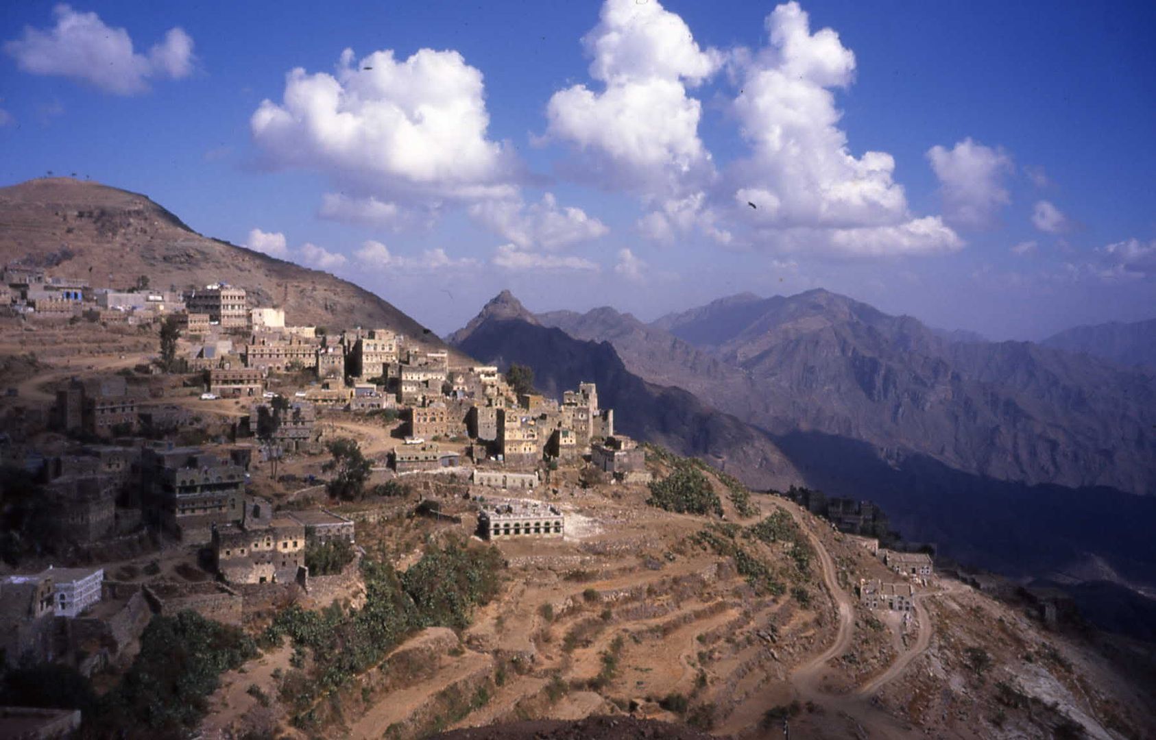 Highlands-in-North-Yemen.jpg