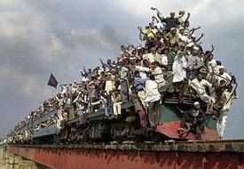 india-train-crowds.jpg